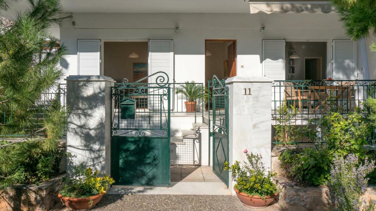 Glyfada Central Luaran gambar