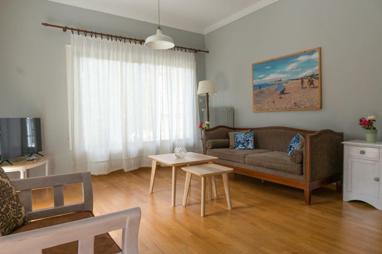 Glyfada Central Luaran gambar