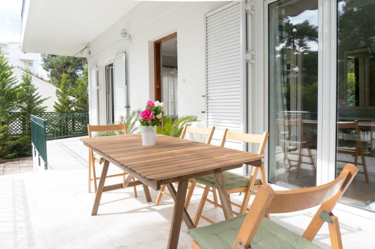 Glyfada Central Luaran gambar